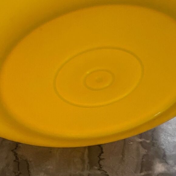 Vintage Tupperware Harvest Yello Bowl With Lid - Picture 3 of 6